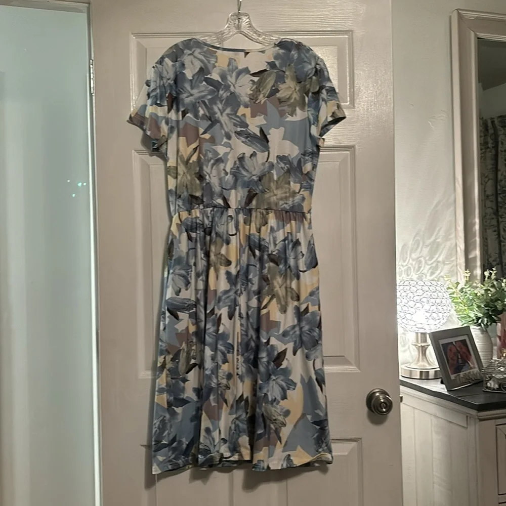 Spring Dress - Picture 8 of 8